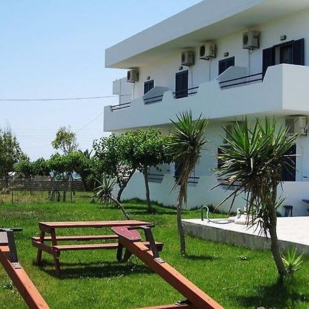 Flisvos Apartments Frangokastello Екстериор снимка