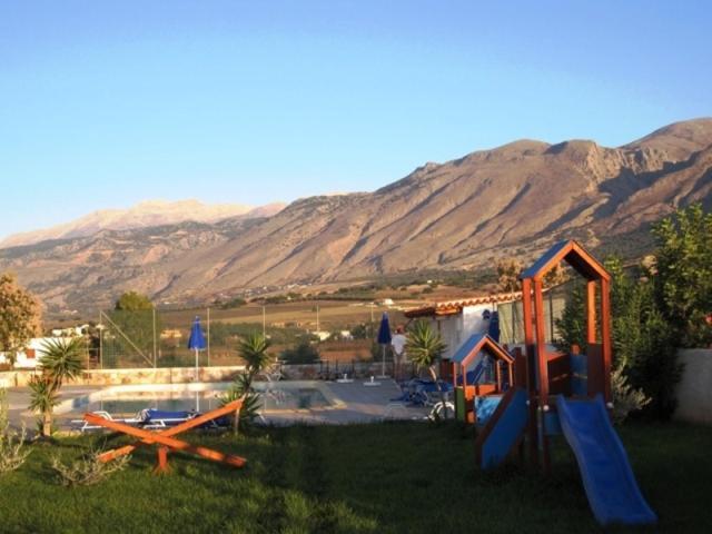 Flisvos Apartments Frangokastello Екстериор снимка