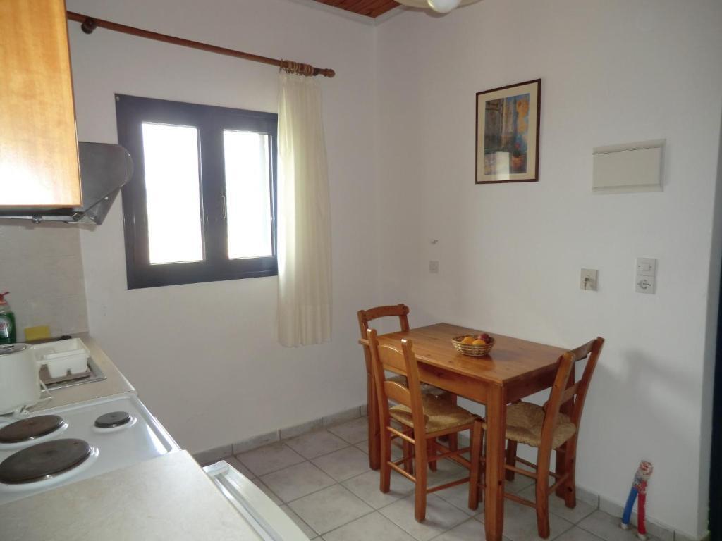 Flisvos Apartments Frangokastello Екстериор снимка
