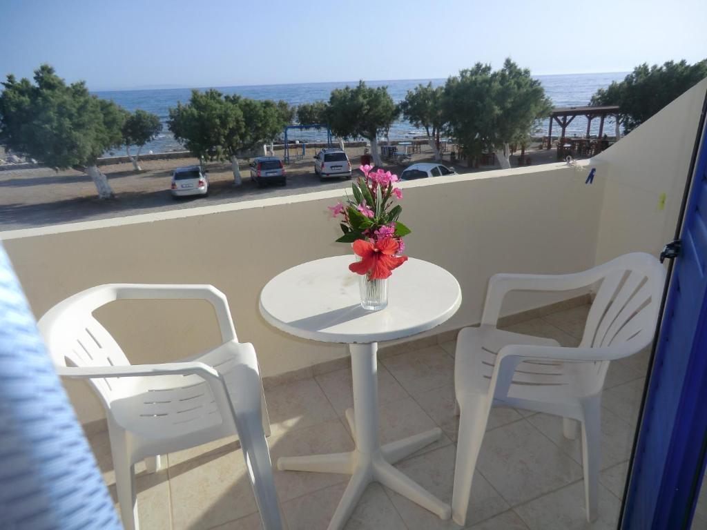 Flisvos Apartments Frangokastello Екстериор снимка